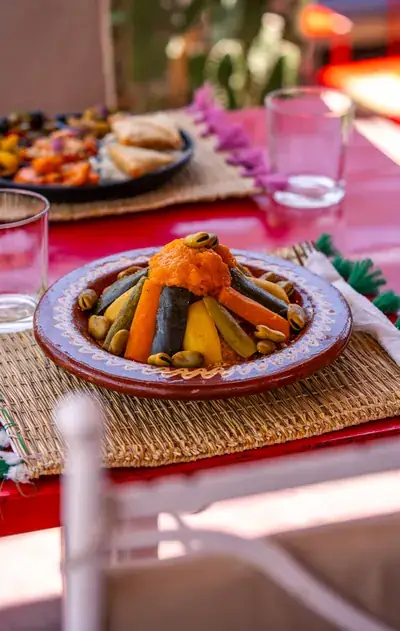 Couscous aux sept legumes dresse en dome